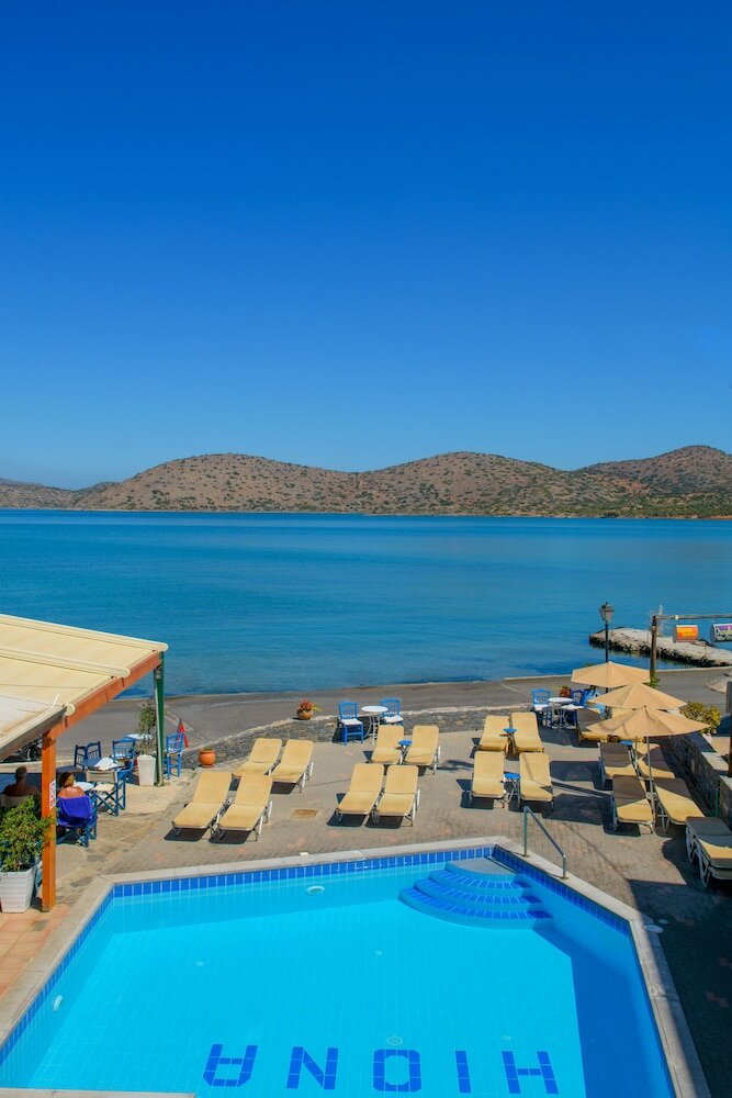 Фото Hiona Apartments