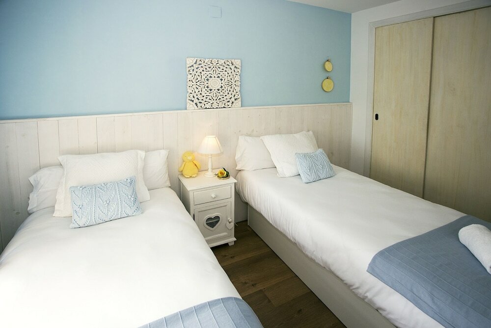 Фото Heavenly & Ocean Blue Apartment