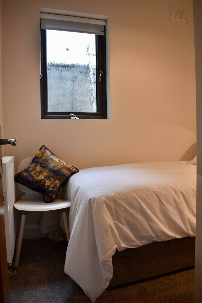 Фото Renovated 2 Bedroom Dublin Flat by City Centre