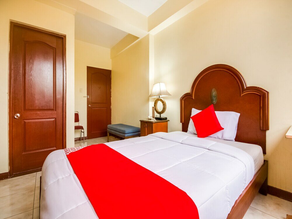 Фото Vaccinated Staff - Capital O 465 Ford's Inn