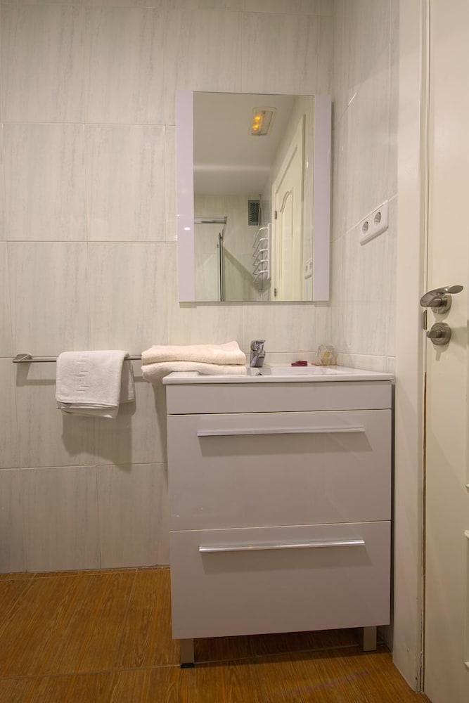 Фото Hostal Misericordia