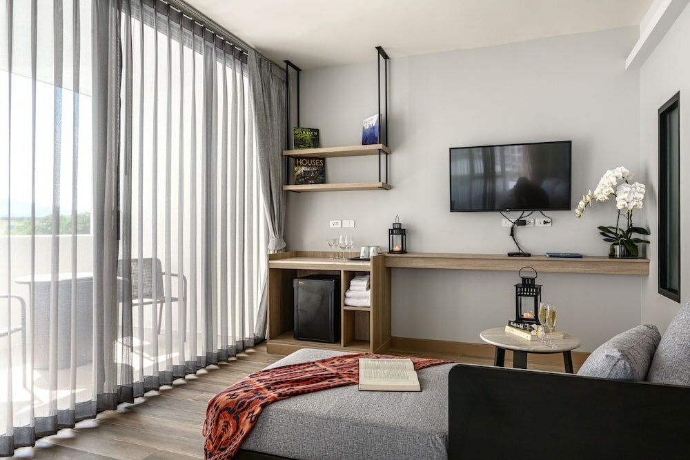 Фото Isanook Hua Hin Resort & Suites