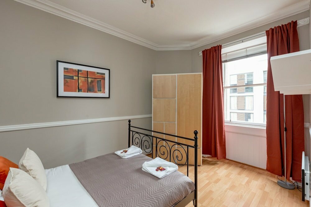 Hotel Silver Lining - St Leonard St Apartment, Edinburgh, photo