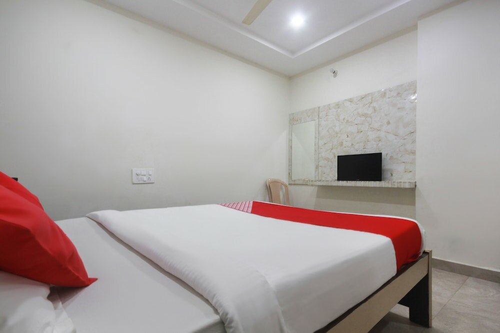 Фото Oyo 47565 Hotel Cm Residency