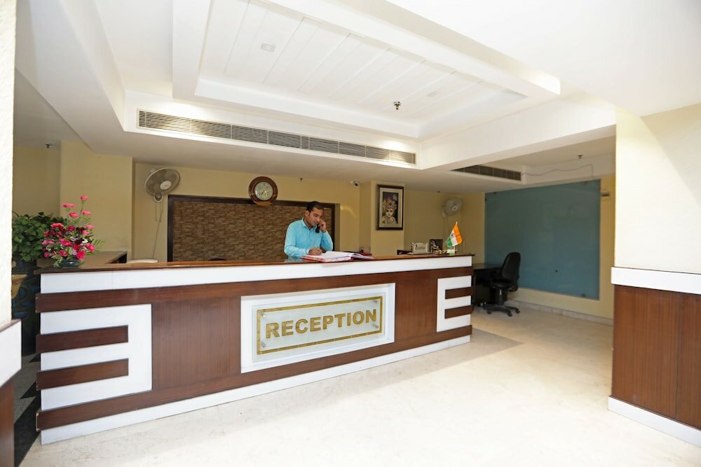 Фото Capital O 445 Impress Hotel