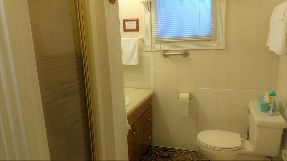 Фото Doubleday House