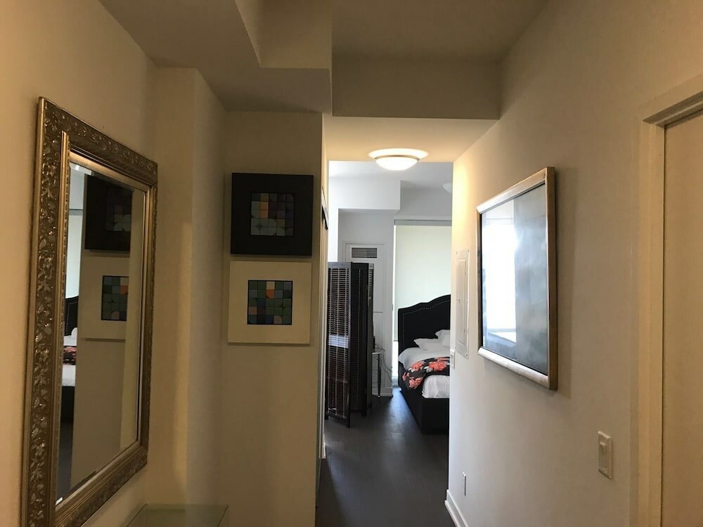 Фото Midnight Suites