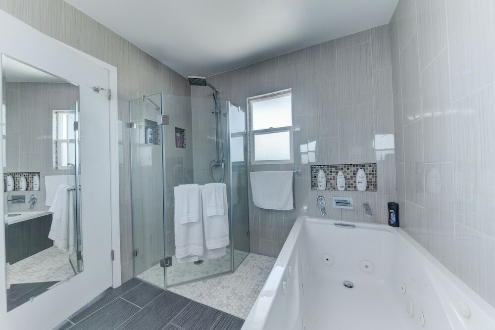 Фото Sanctuary Pond and Pool