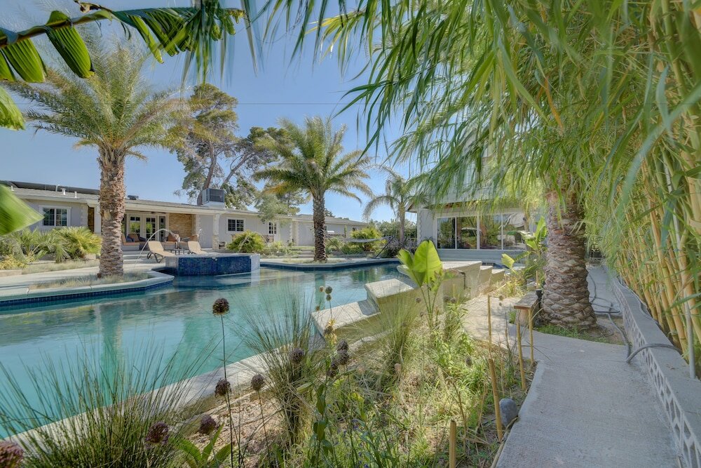 Фото Sanctuary Pond and Pool