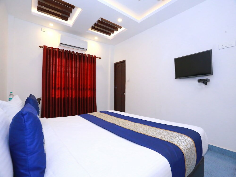 Фото Oyo 8964 Malabar Plaza Hotel
