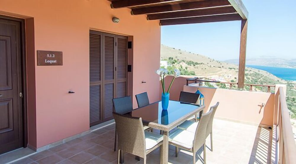 Фото Loquat-Morfi Village