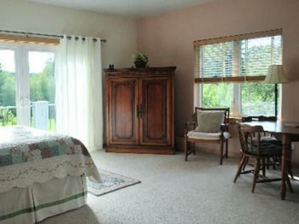 Фото Lucky Mud Inn and Disc Golf Resort