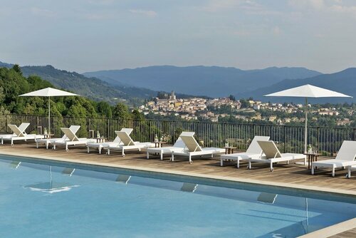 Гостиница Renaissance Tuscany Il Ciocco Resort & SPA