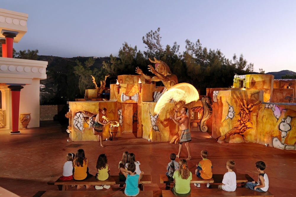 Фото Out Of The Blue Resort & SPA