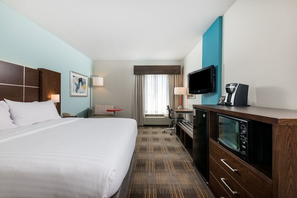 Фото Holiday Inn Express & Suites Grenada