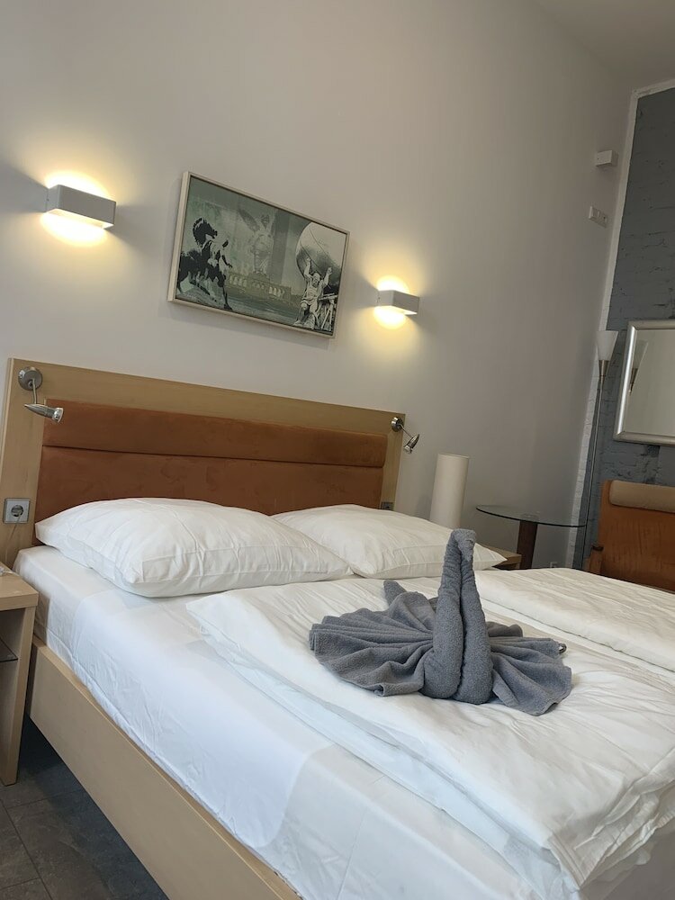 Фото Lovely Rooms Next to the Trainstation Wg