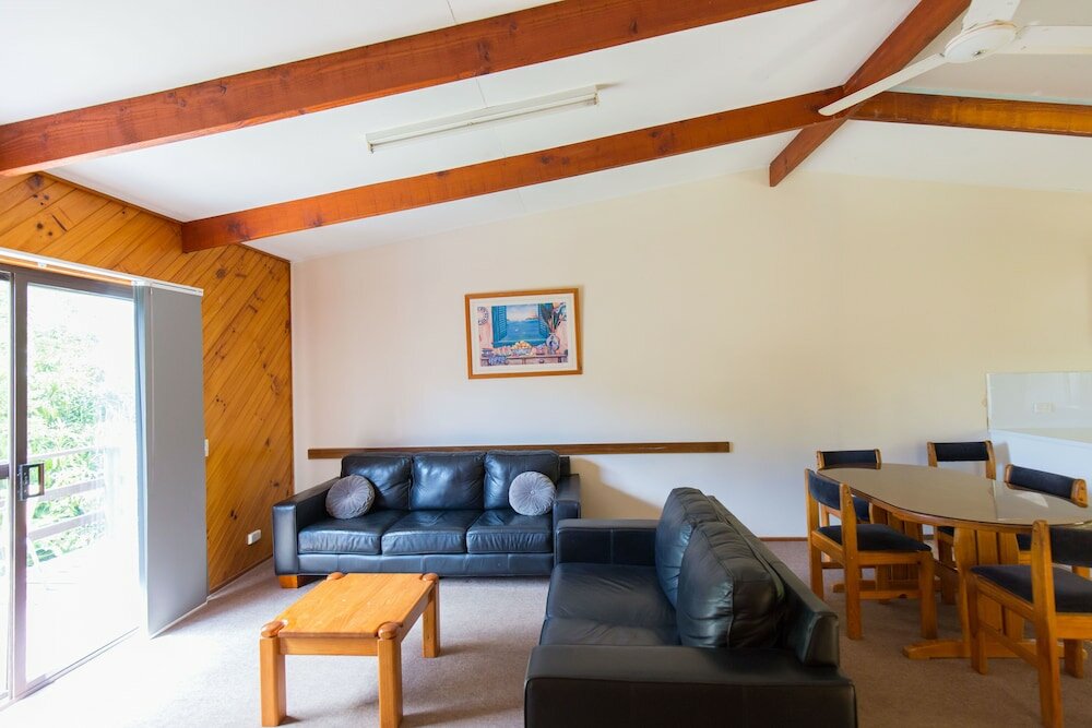 Фото Wonboyn Cabins & Caravan Park