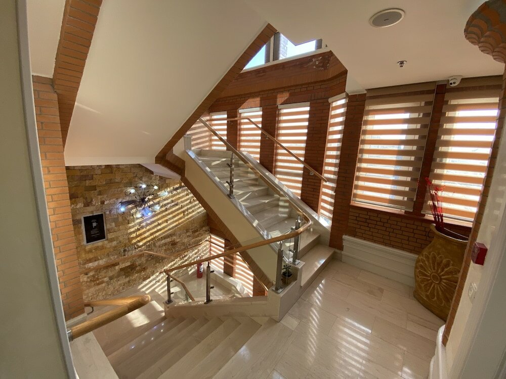 Фото The Red Bricks Hotel