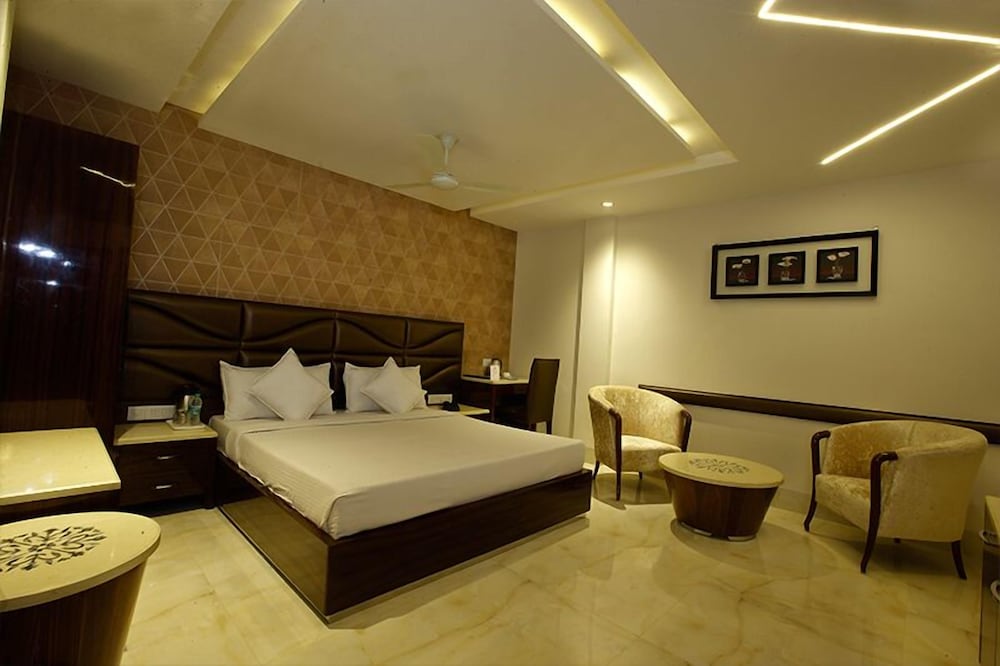 Фото Hotel Nagpal Regency