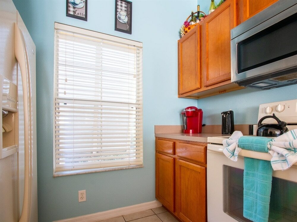 Фото Private Screened Splash Pool Overlooking Tranquil Lake Right Beside Disney World by Florida Dream Homes