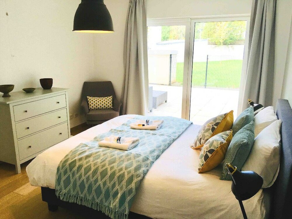 Фото Large Art Deco Flat 100m2 in City Center - Parking