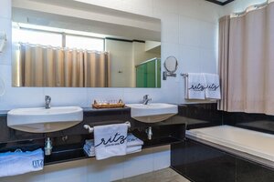 Гостиница Ritz Lagoa Da Anta