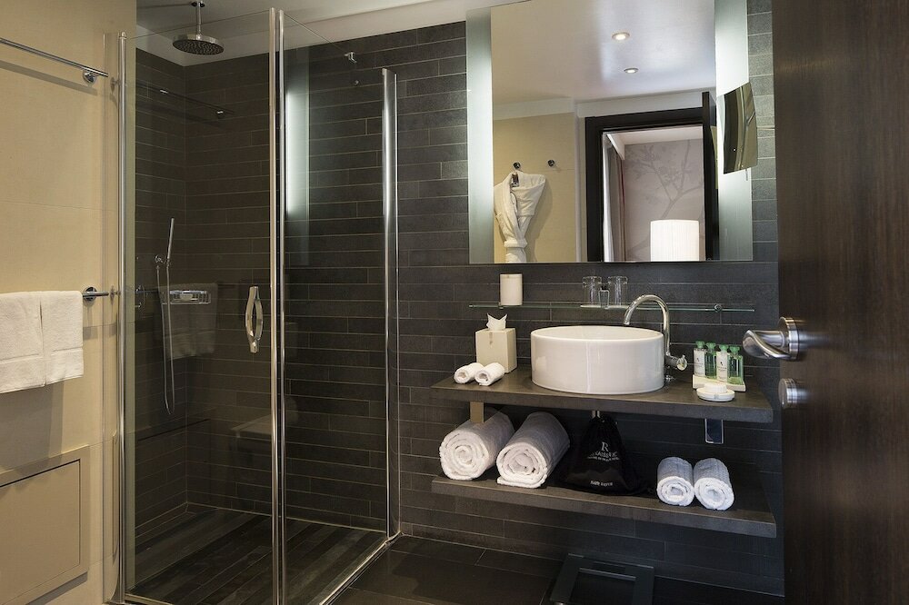 Фото Renaissance Paris Arc de Triomphe Hôtel