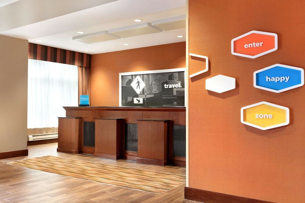 Фото Hampton Inn New York - LaGuardia Airport