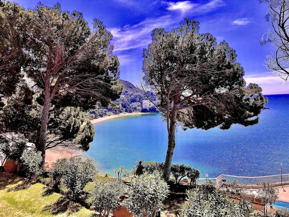 Фото Almadraba Park Hotel