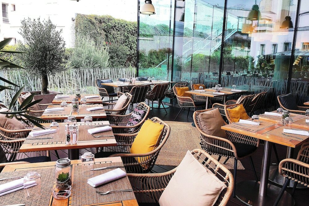 Фото Renaissance Paris Arc de Triomphe Hôtel