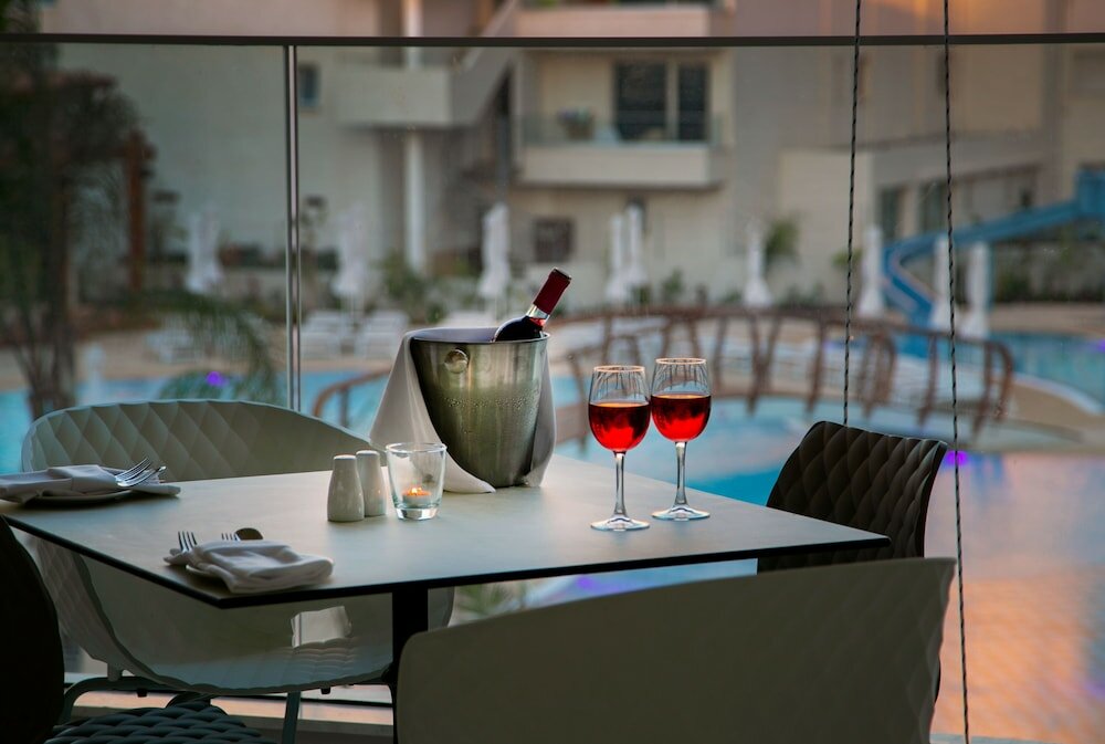 Фото Vangelis Hotel & Suites