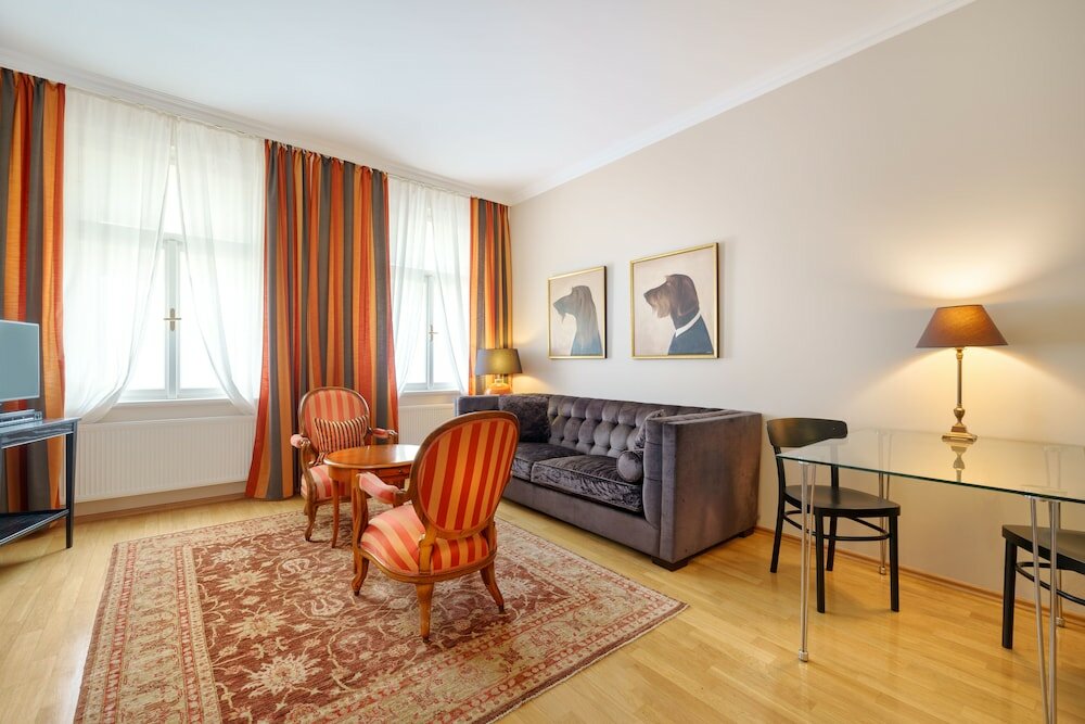 Фото Hunger Wall Residence