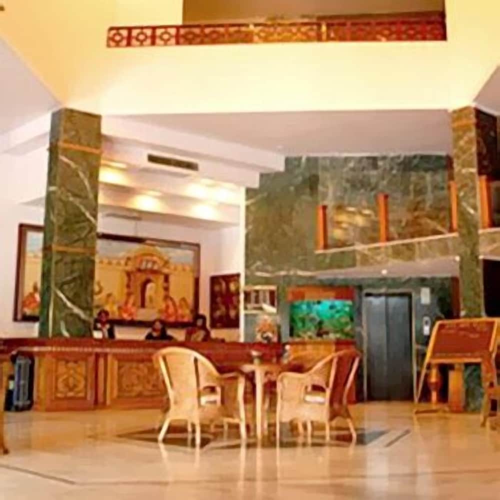 Фото Hotel Jaipur Palace