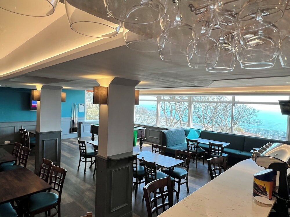 Фото Cove Bay Hotel