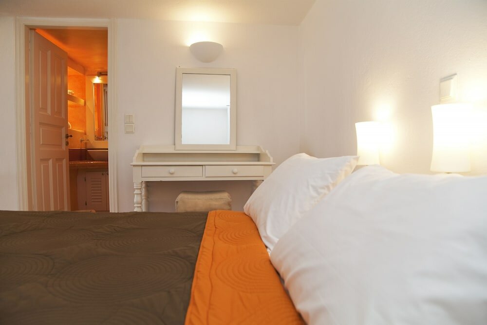 Фото WhiteDeck Hotel