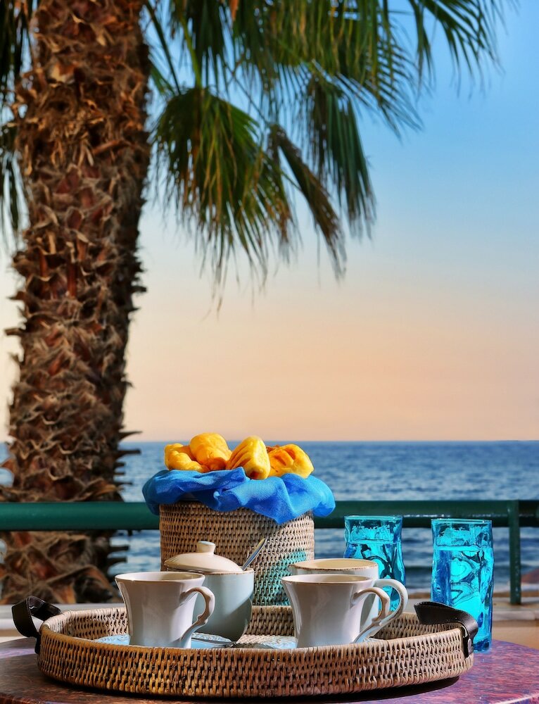 Фото Sirens Beach and Village