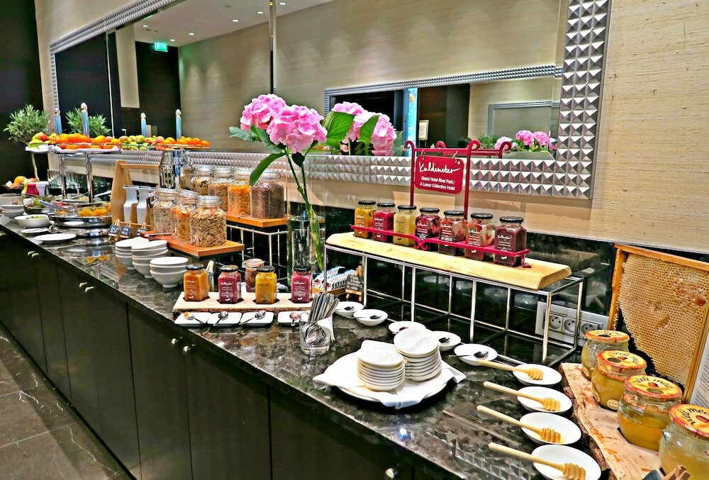 Фото Grand Hotel River Park, a Luxury Collection Hotel Bratislava