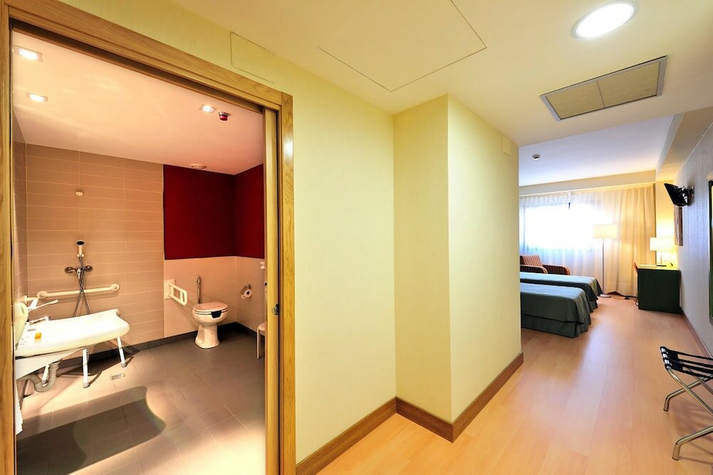 Фото Hotel Naval Sestao