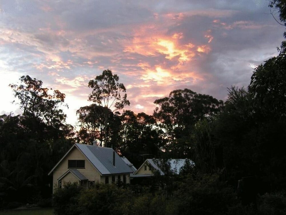 Фото Glass House Mountains Ecolodge