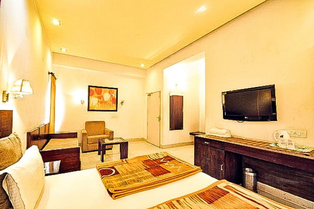 Фото Hotel Raj Darbar