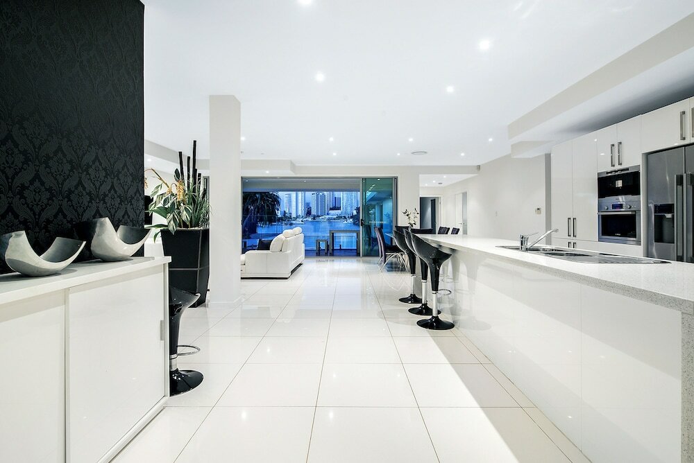 Фото Sunrise Executive 5 Bedroom Home