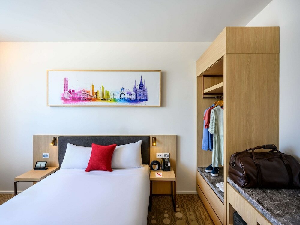Фото Novotel Melbourne Central