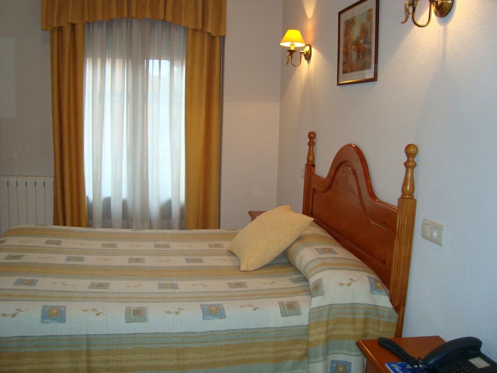 Фото Hostal Universal