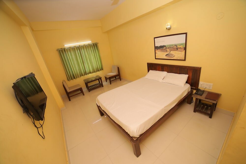 Фото Hotel Kamat Plus