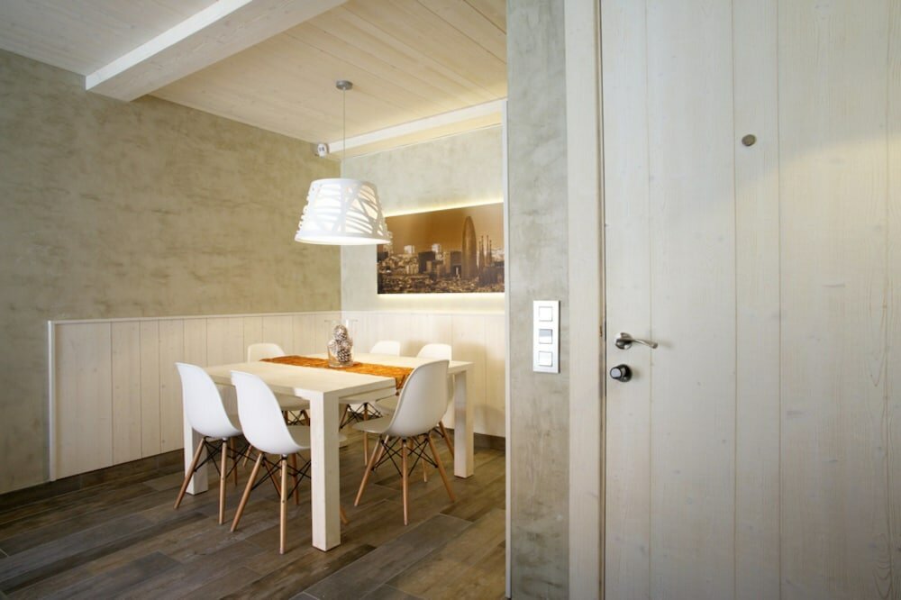 Фото BarcelonaForRent Market Suites