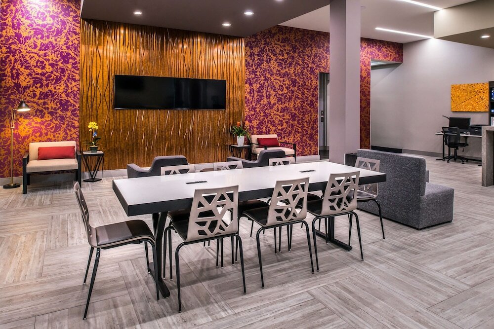 Фото Best Western Plus Temecula Wine Country Hotel &Suites