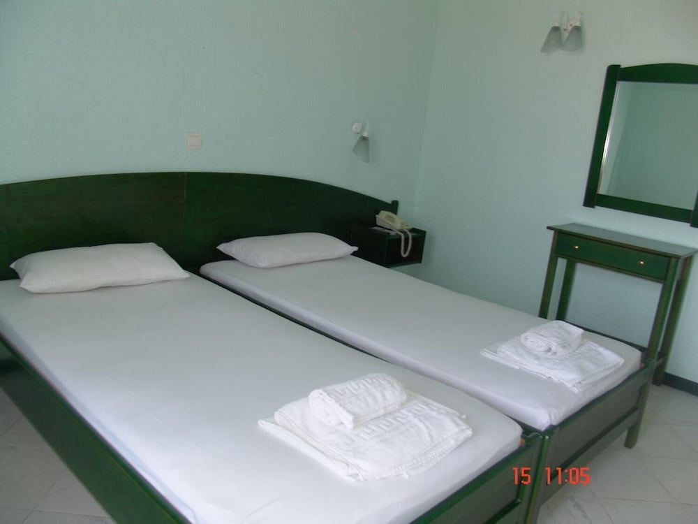 Фото Nikos Apartments