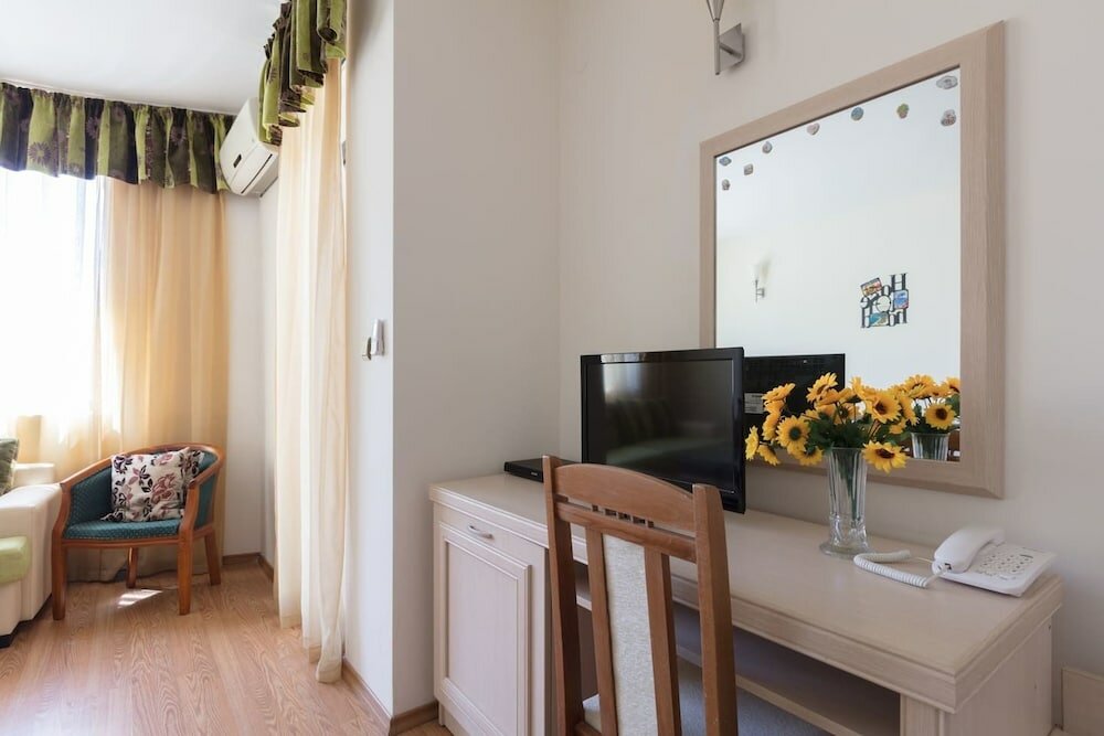 Фото One Bedroom Family Apartment with Balcony