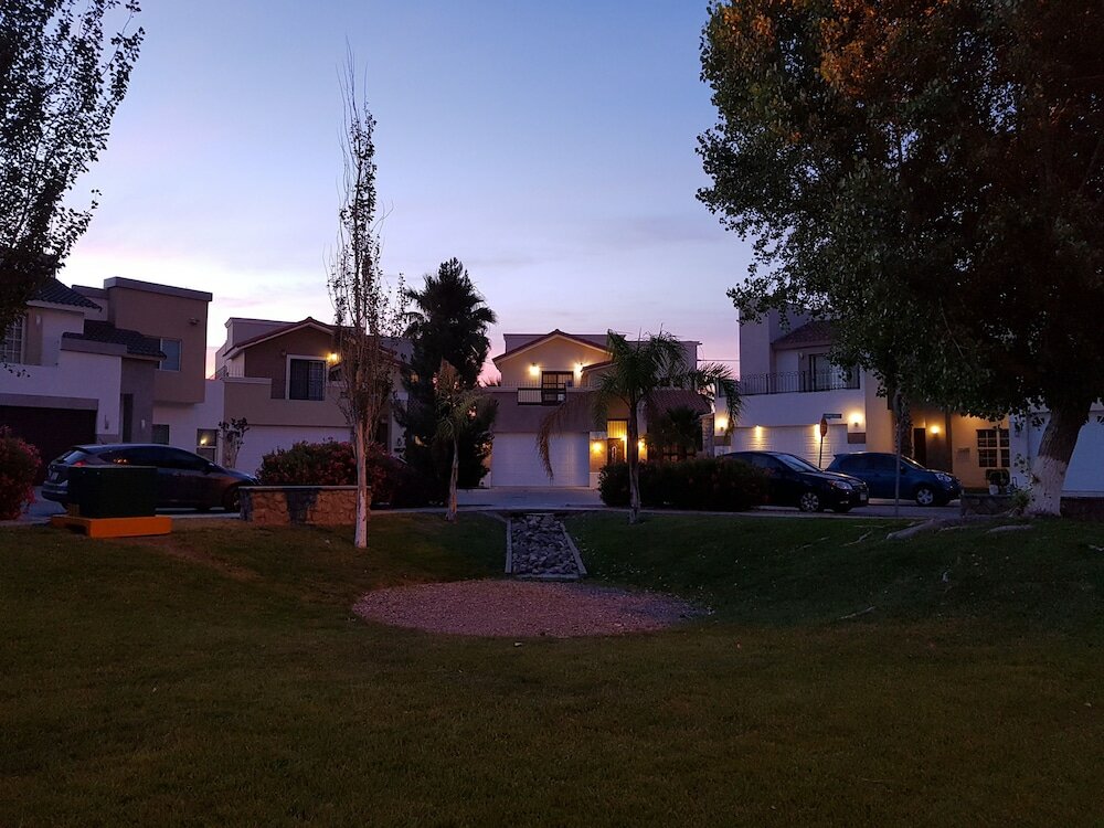 Фото Residencia a 100 mts del consulado