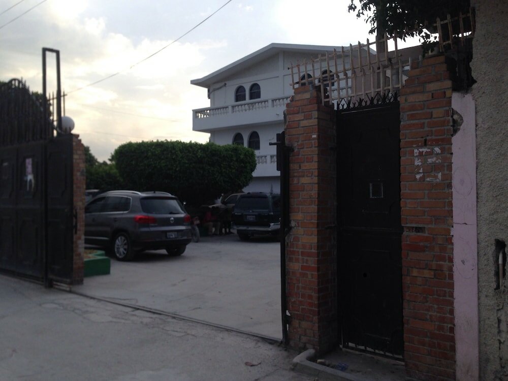 Фото отеля 2